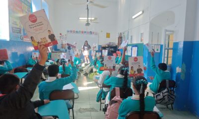 Estudiantes de la UTMZ enseñan finanzas a niñas y niños