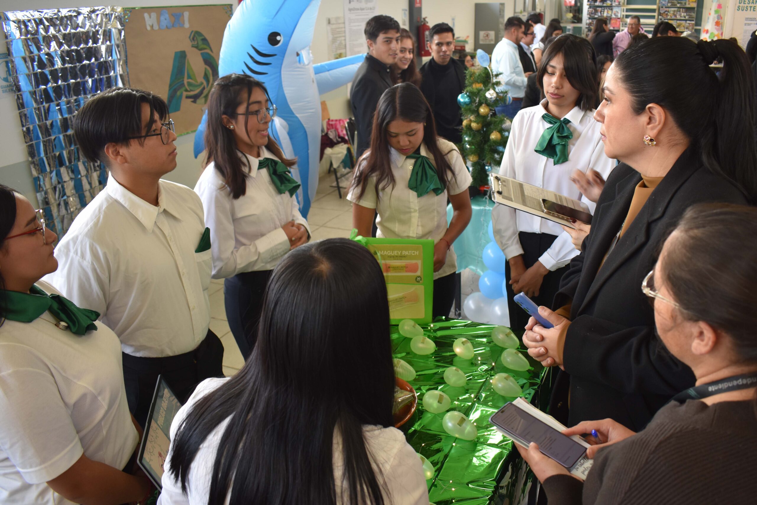 Presentan proyectos innovadores en Jornada de Emprendimiento ITESA 2025