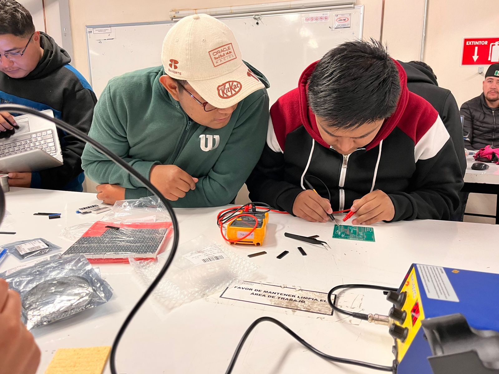 ITESHU impulsa innovación en mecatrónica e ingeniería industrial