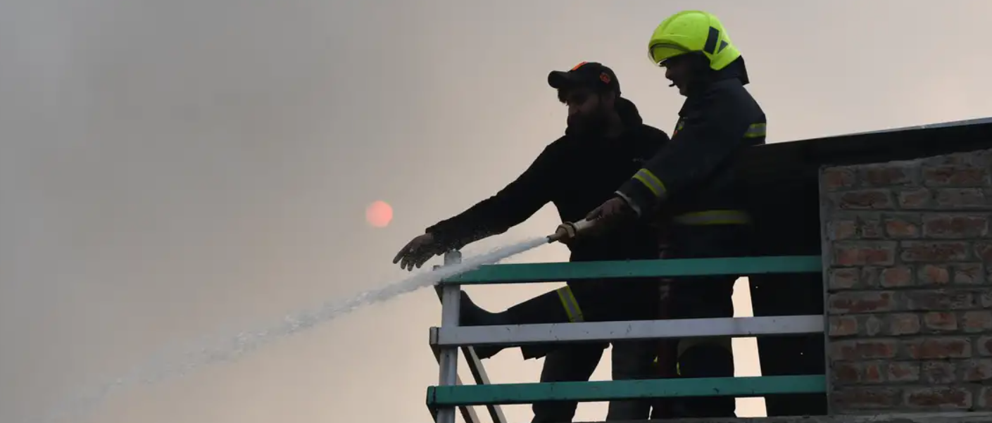 Incendio en discoteca de la India deja 23 personas muertas