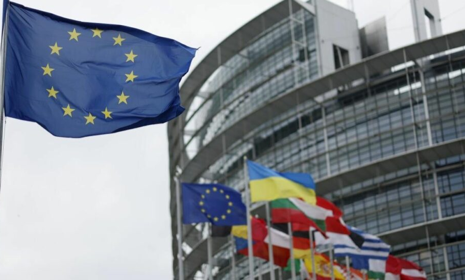 Países europeos emprenden nuevas políticas en defensa