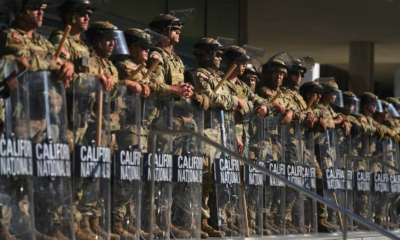 Prohíben mayor despliegue de soldados en Los Ángeles