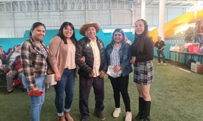 UTSH entregan chamarras a personas mayores