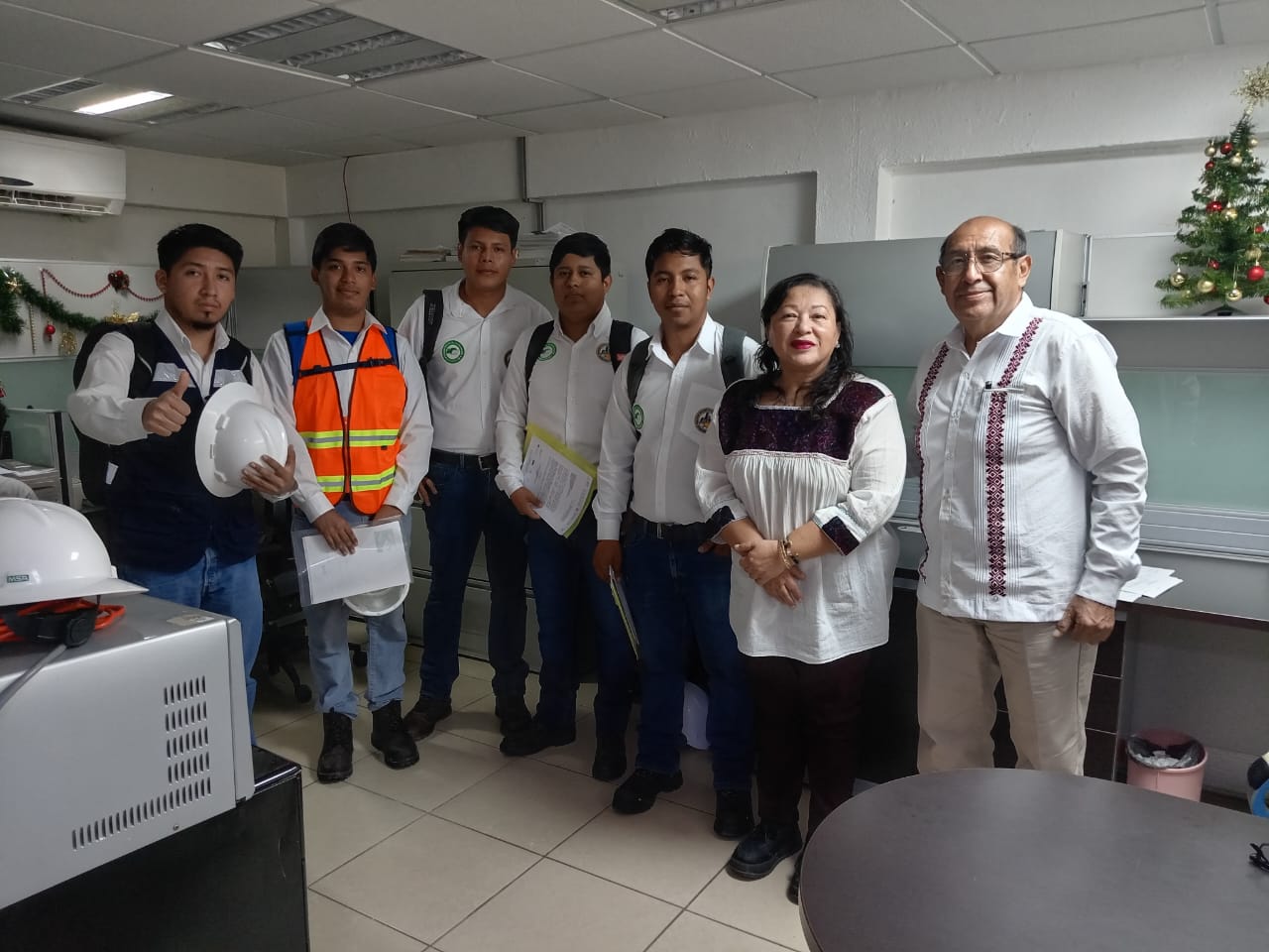 Estudiantes de la UTHH realizan estadía profesional en PEMEX Tabasco