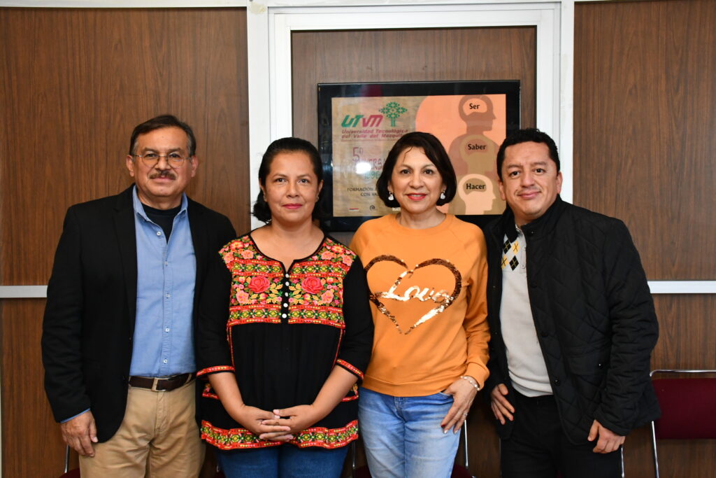 Docentes de UTVM destacan en congreso latinoamericano