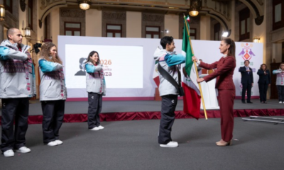 Delegación mexicana invernal es abanderada por Sheinbaum, en Palacio Nacional, rumbo a Milano Cortina 2026