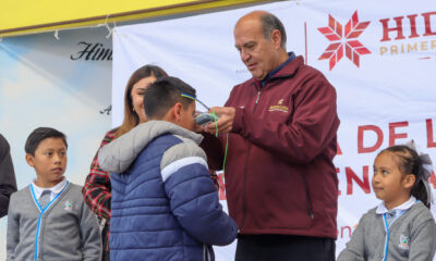 Entrega SEPH más de mil lentes a estudiantes de Tezontepec de Aldama