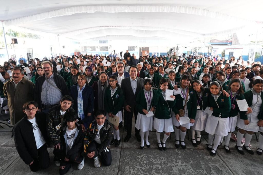 En el centenario de la educación secundaria en México, se reconoce a maestras y maestros como agentes de la NEM: Mario Delgado