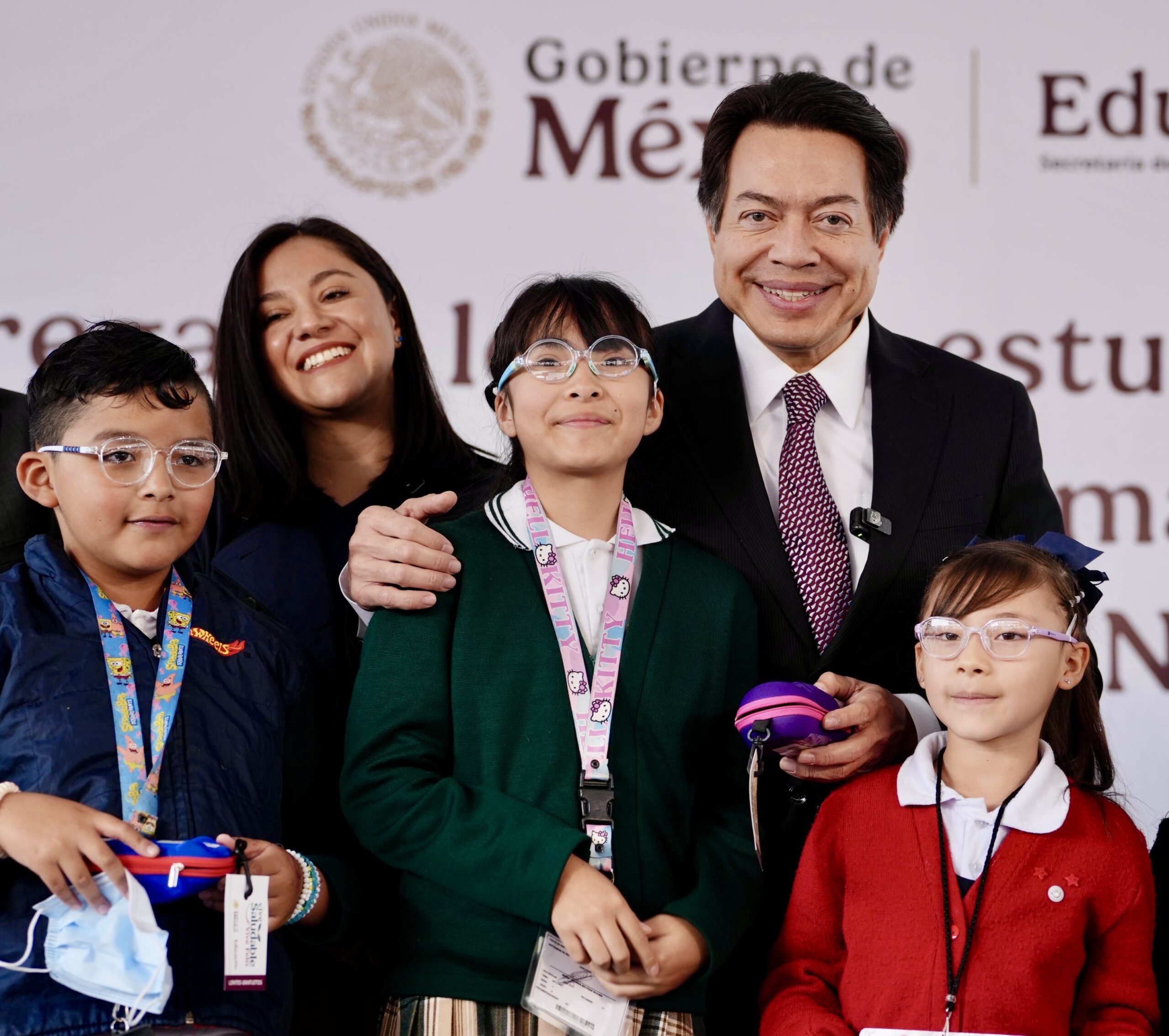 Reconoce secretario Mario Delgado Carrillo enfoque pedagógico e innovador de la sección “Mujeres en la historia” durante 2025