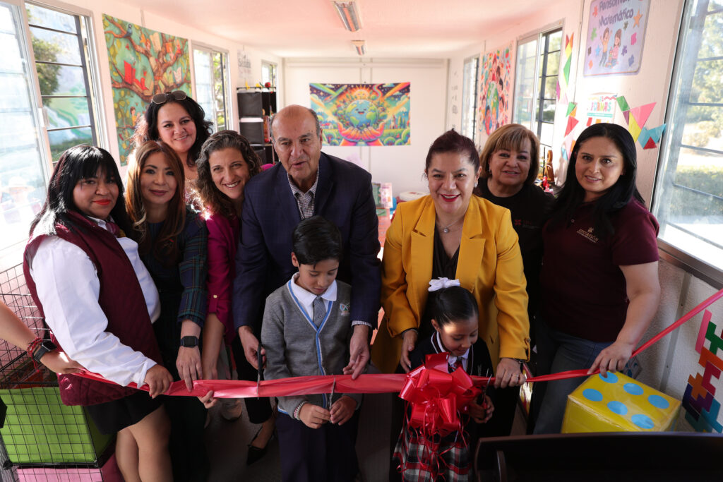 Natividad Castrejón pone en marcha Biblio Aula Móvil en Hidalgo