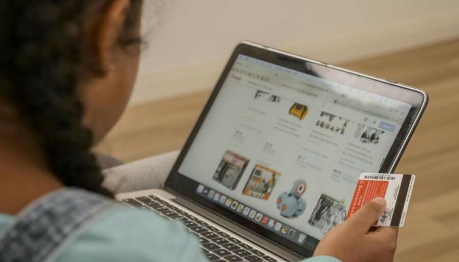 Alertan ONU y UIT sobre riesgos de la IA para las infancias