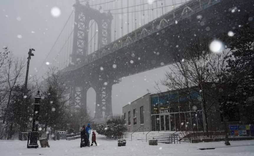 El alcalde de Nueva York anunció un toque de queda temporal ante la inminente llegada de un una violenta tormenta de nieve