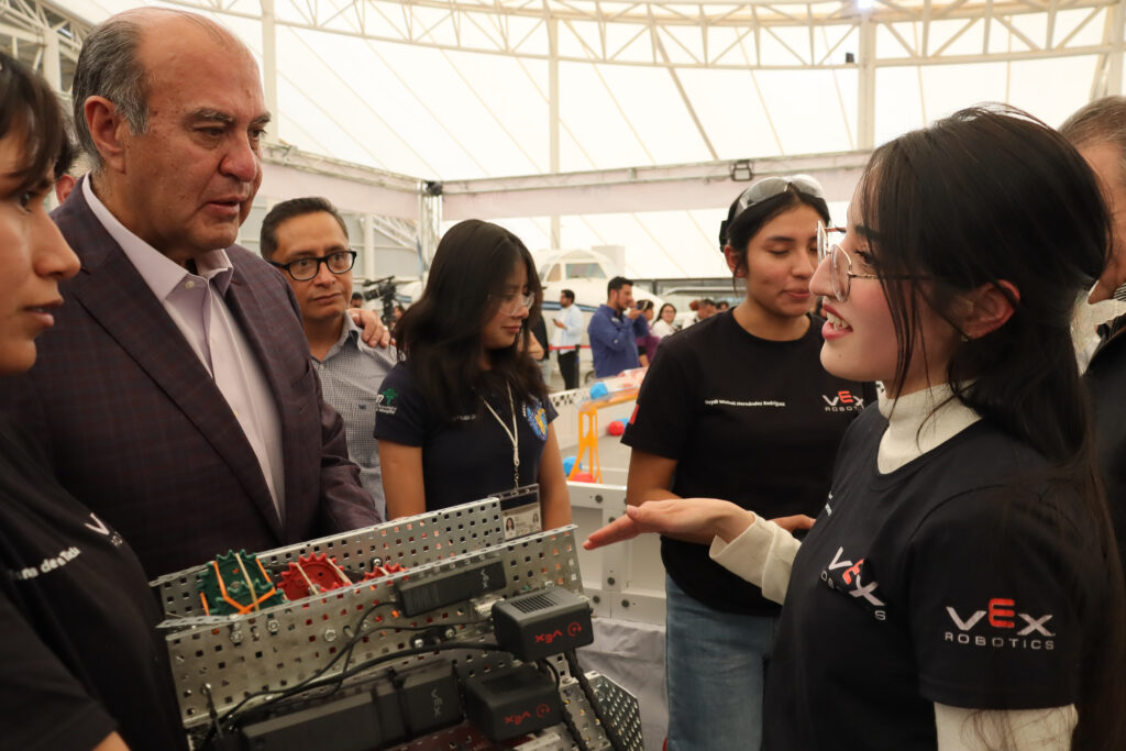 Talento hidalguense avanza al Nacional de Robótica VEX-STEM