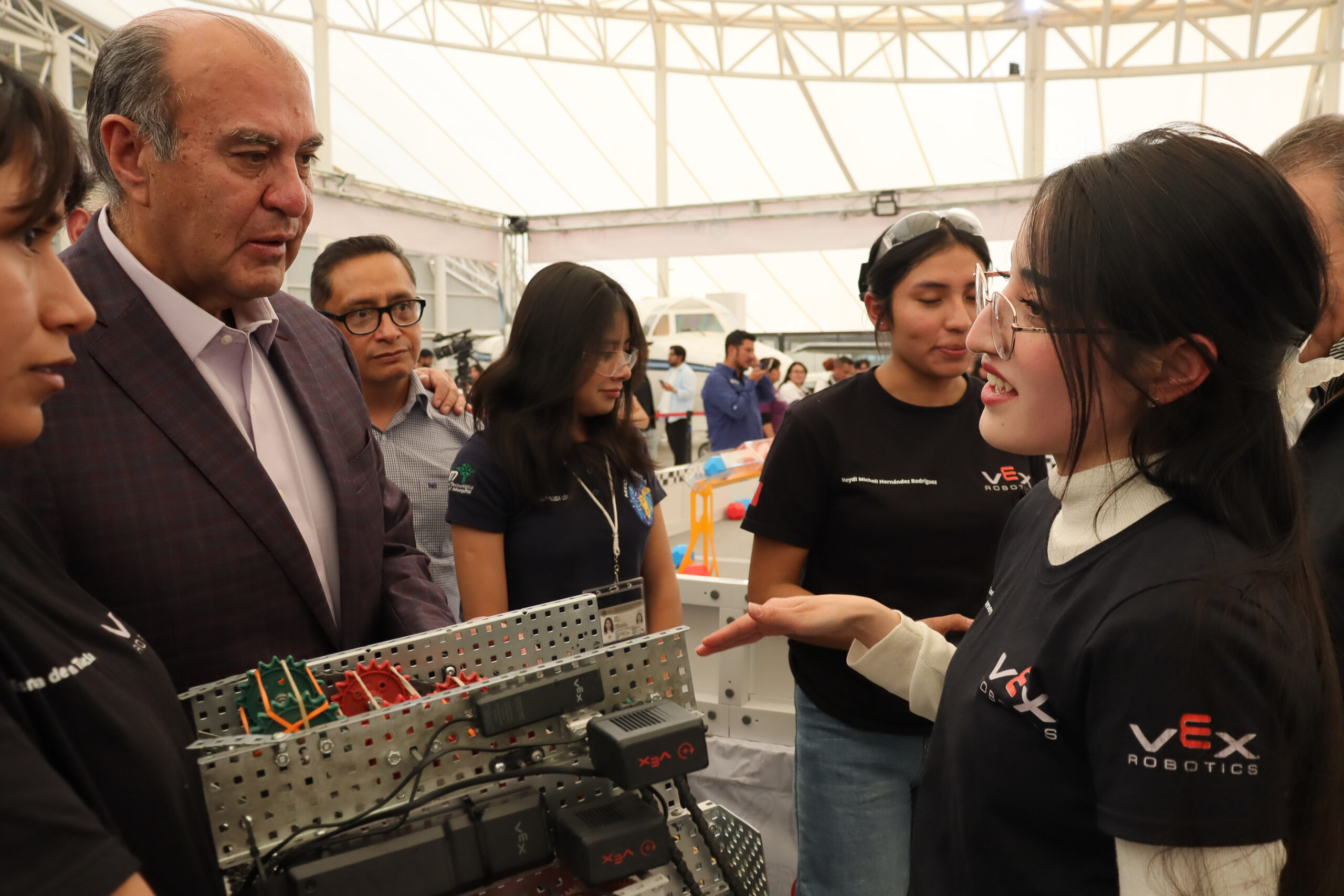Talento hidalguense avanza al Nacional de Robótica VEX-STEM