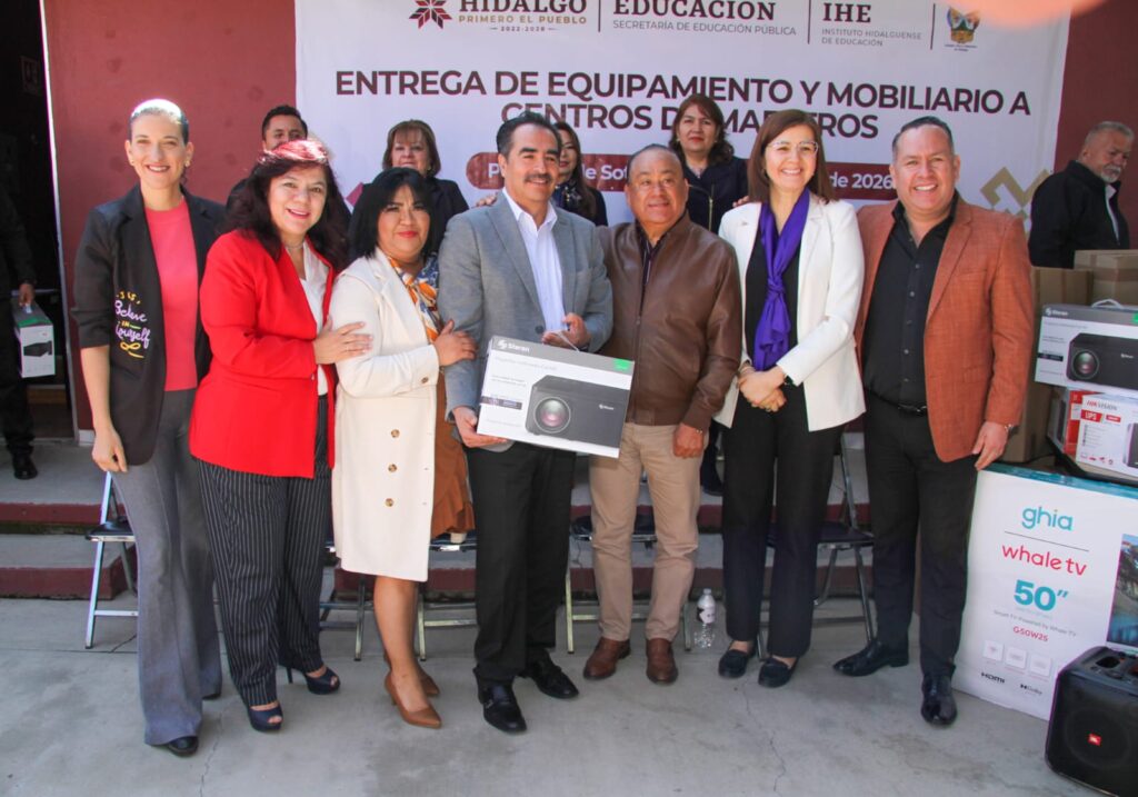 Hidalgo fortalece formación docente con entrega de equipamiento