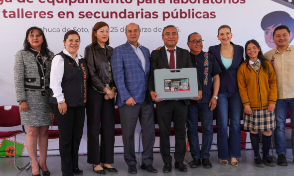 Natividad Castrejón entrega equipamiento a secundarias y laboratorios de ciencias