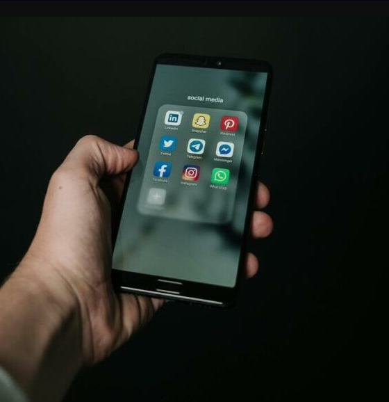 Australia endurece vigilancia sobre redes sociales por posible incumplimiento de protección a menores