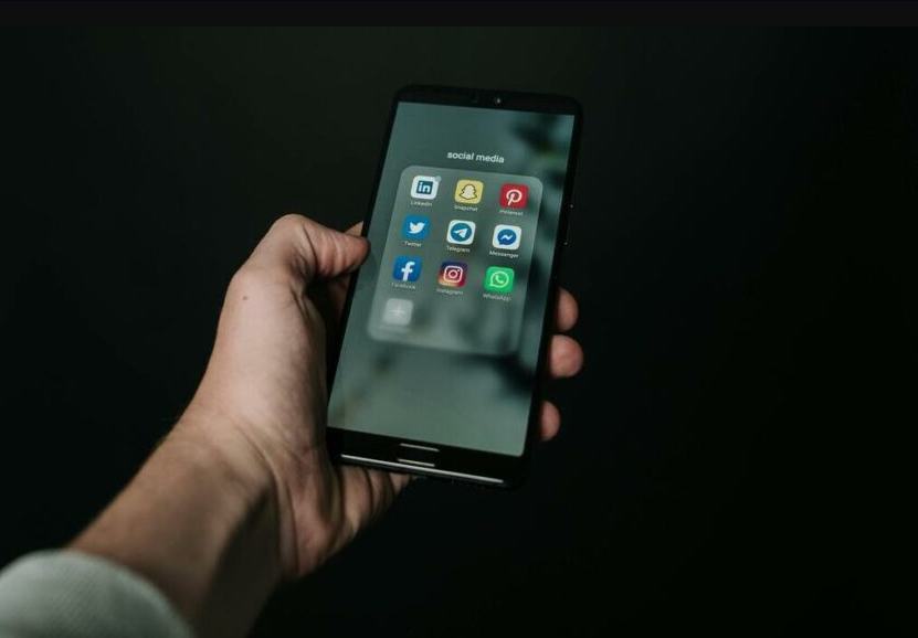 Australia endurece vigilancia sobre redes sociales por posible incumplimiento de protección a menores