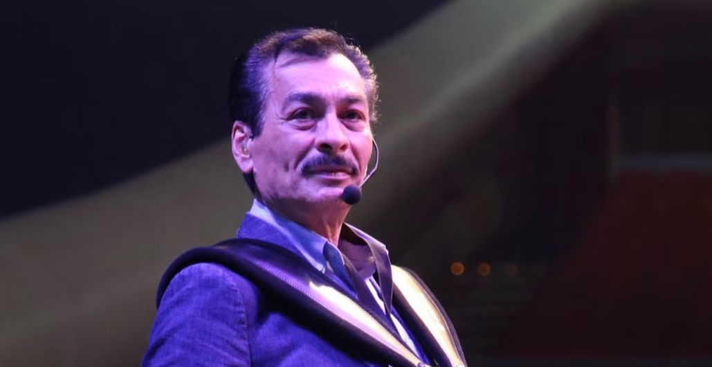 Eduardo Hernández de Los Tigres del Norte se somete a un facial y el resultado se vuelve viral
