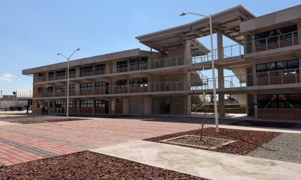 Mario Delgado anuncia que en abril estudiantes de bachillerato recibirán la beca correspondiente a primeros 2 bimestres del año