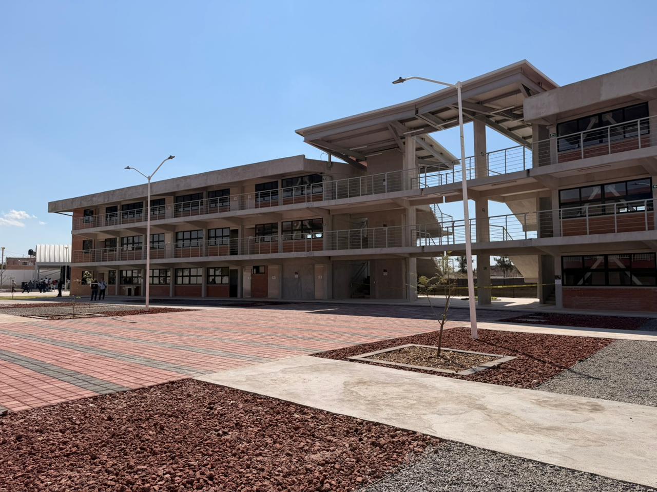 Mario Delgado anuncia que en abril estudiantes de bachillerato recibirán la beca correspondiente a primeros 2 bimestres del año