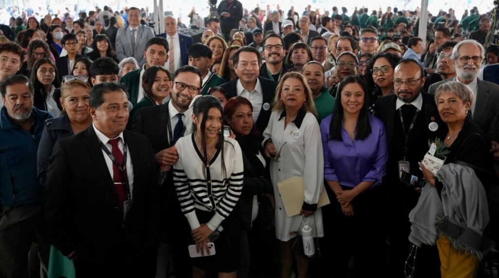 Encabeza Mario Delgado conmemoración del Centenario de la Educación Secundaria en México
