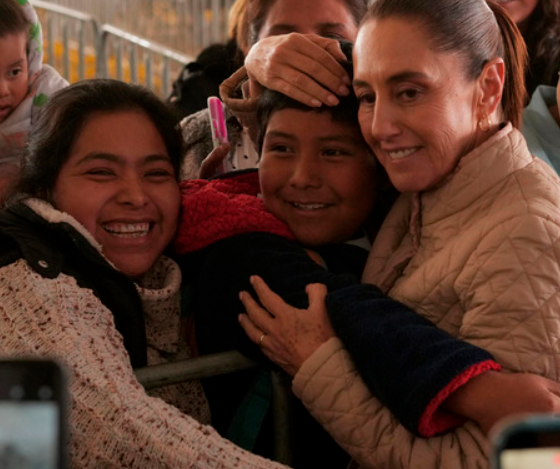Presidenta entrega títulos agrarios a mujeres en CDMX