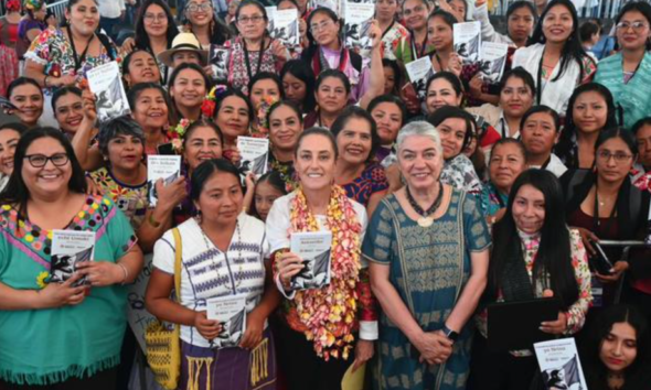 Sheinbaum presenta la Cartilla de Derechos de las Mujeres traducida a 67 lenguas indígenas