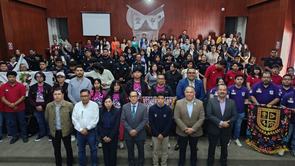 Abanderan a estudiantes de Hidalgo rumbo al Mundial de Robótica VEX