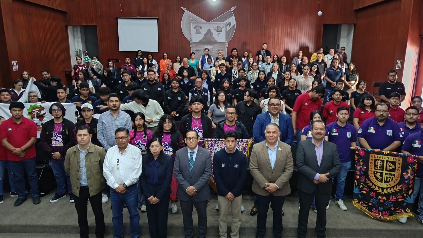 Abanderan a estudiantes de Hidalgo rumbo al Mundial de Robótica VEX