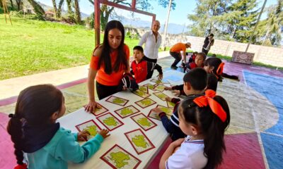 Biblio Aula Móvil lleva lectura y ciencia a comunidades escolares de Hidalgo