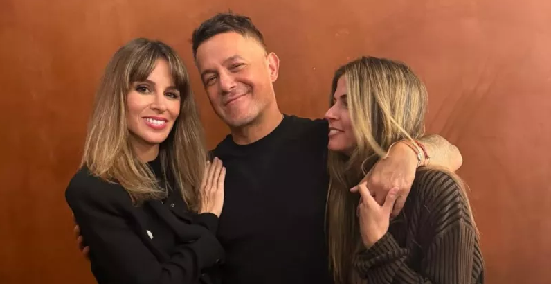 Alejandro Sanz y Stephanie Cayo confirman su romance con beso en concierto en Nueva York