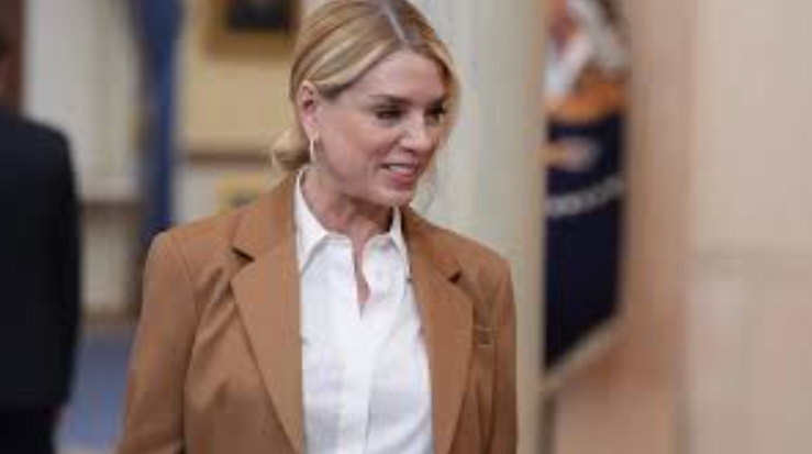 Cómo Pam Bondi perdió su trabajo