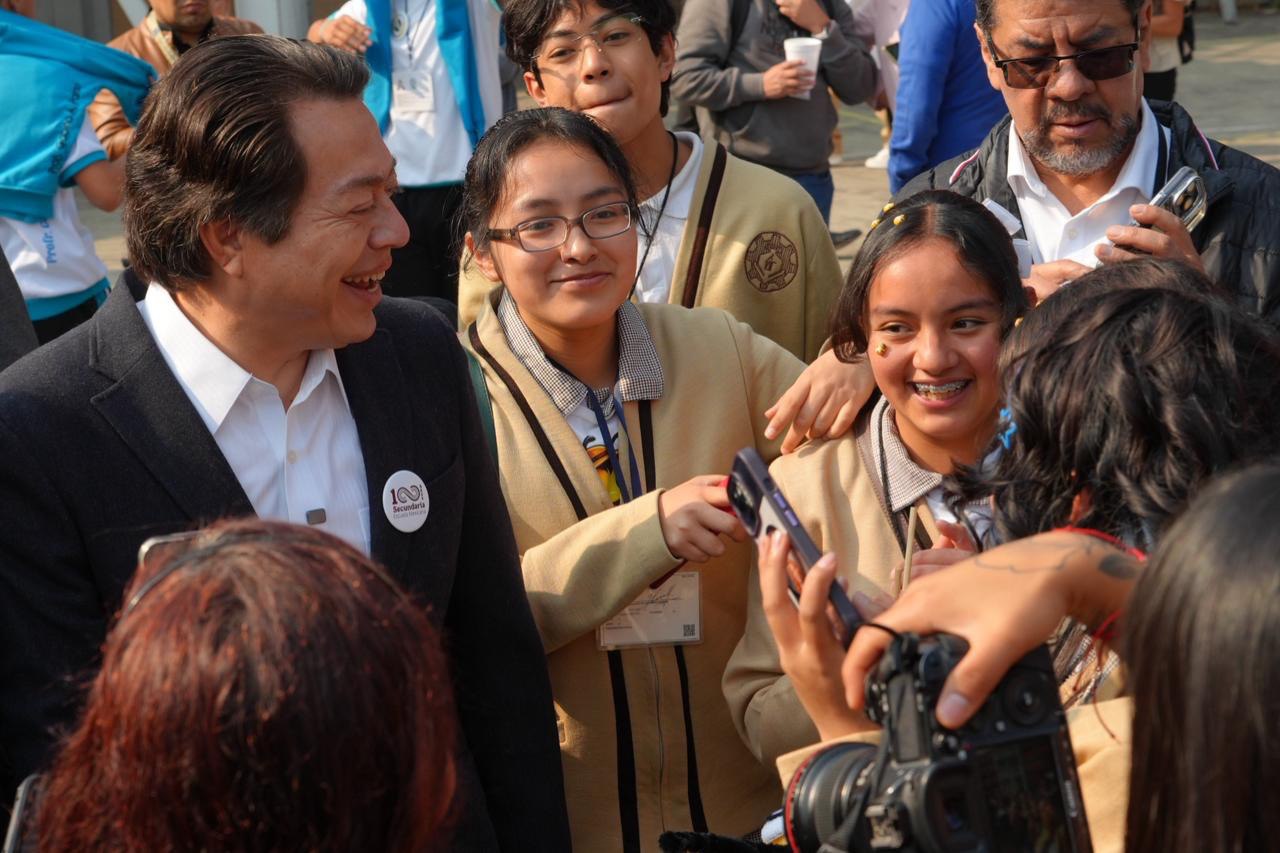 SEP inaugura exposición virtual que reconoce el papel de las mujeres en la historia de la educación secundaria en México