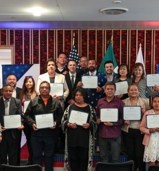 Mario Delgado reconoce certificación en inglés de docentes del CONALEP