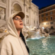 Katy Perry desata polémica tras lanzar su tarjeta de crédito a la Fontana di Trevi