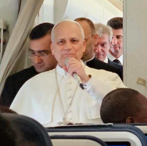 León XIV descarta confrontación con Donald Trump durante gira en África