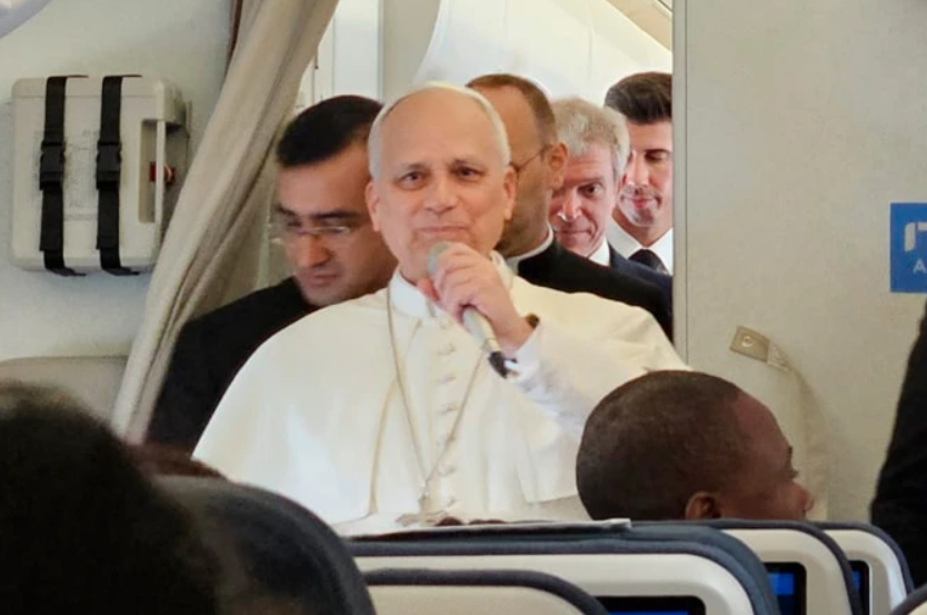 León XIV descarta confrontación con Donald Trump durante gira en África