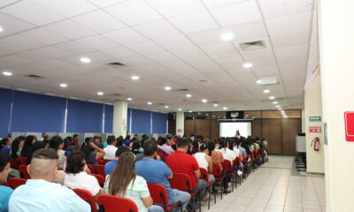 Capacita UTHH a su personal en comunicación asertiva