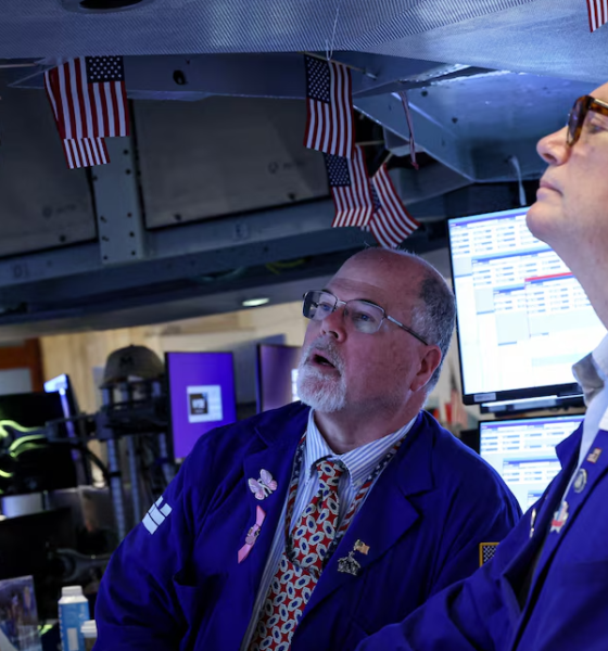 Wall Street cierra al alza en medio de tensión en Oriente Medio y repunte del petróleo