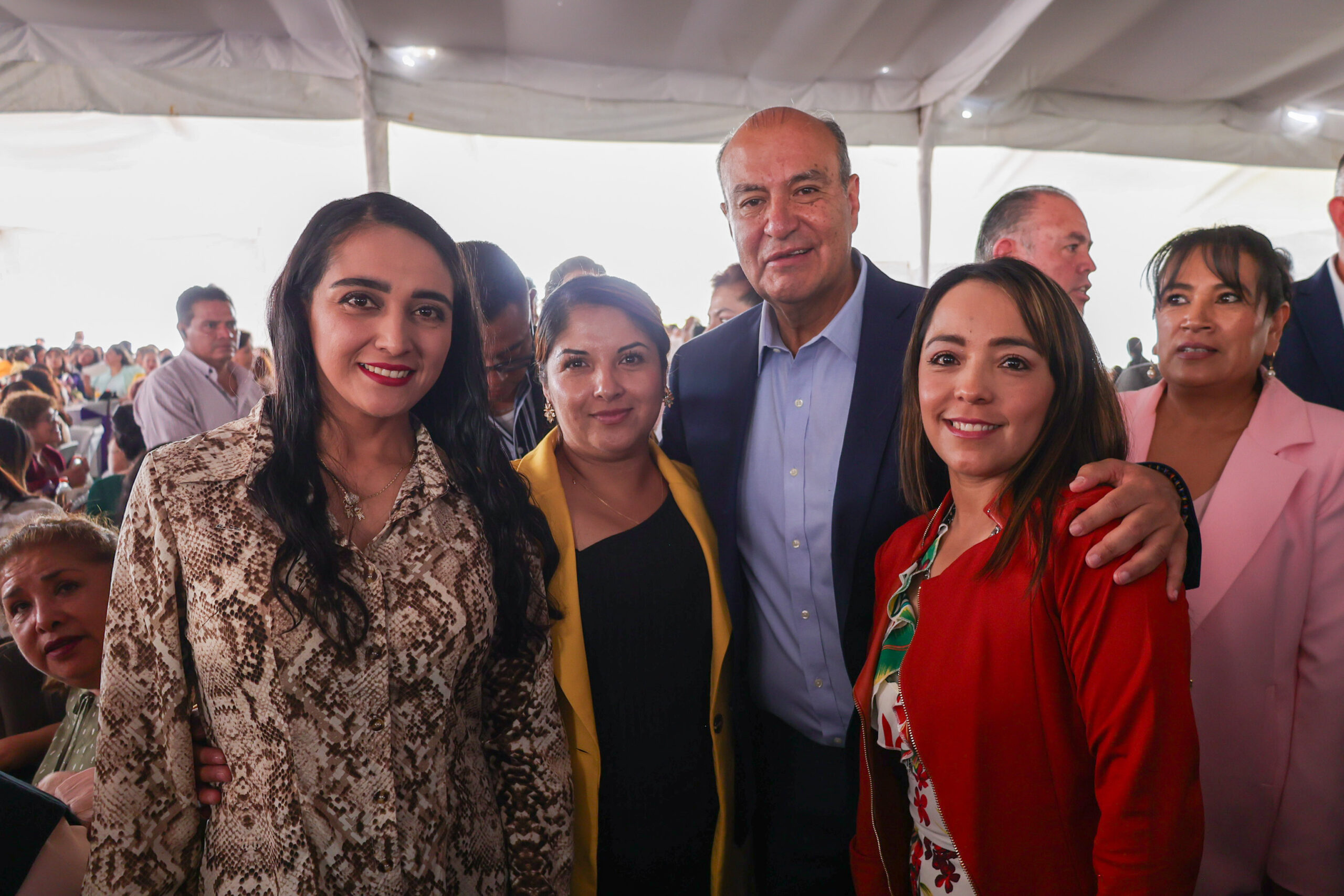 SEPH y SNTE reconocen a más de 2 mil trabajadoras de la educación