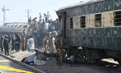 Ataque con bomba contra tren en Pakistán deja al menos 24 muertos