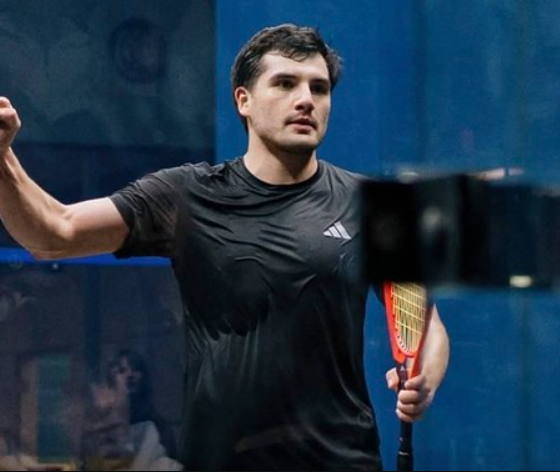 Clasifica Leonel Cárdenas a los octavos de final del Campeonato Mundial de Squash 2026