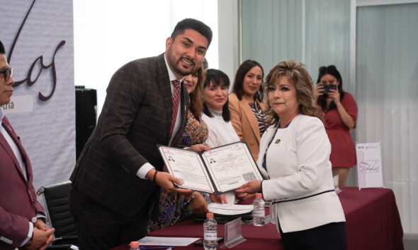 UNIDEH entrega 47 títulos y es reconocida como Universidad Promotora de la Salud