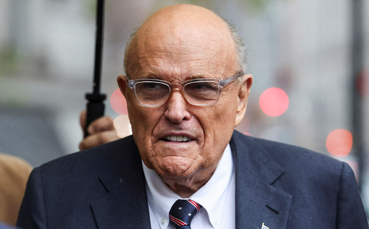 Hospitalizan en estado crítico pero estable a Rudy Giuliani