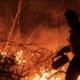 Más de 17 mil personas evacúan por incendio forestal en California
