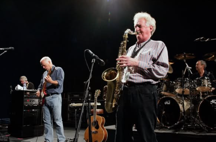Muere Dick Parry, legendario saxofonista y colaborador de Pink Floyd