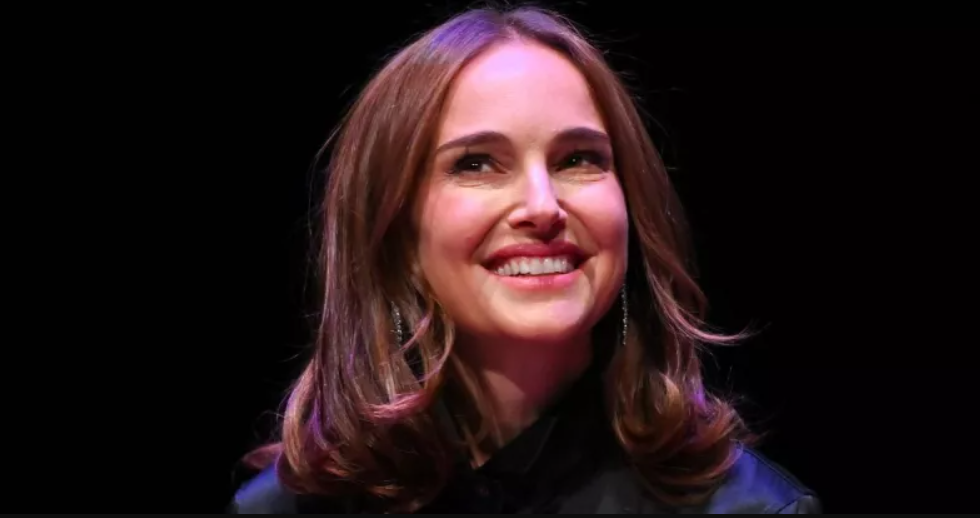 Natalie Portman comparte su primera foto embarazada desde París