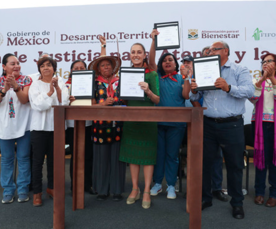 Sheinbaum encabeza restitución de tierras en Atenco a 20 años de la represión