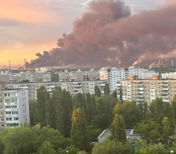 Ucrania golpea refinería estratégica en Rusia y provoca incendio de gran magnitud